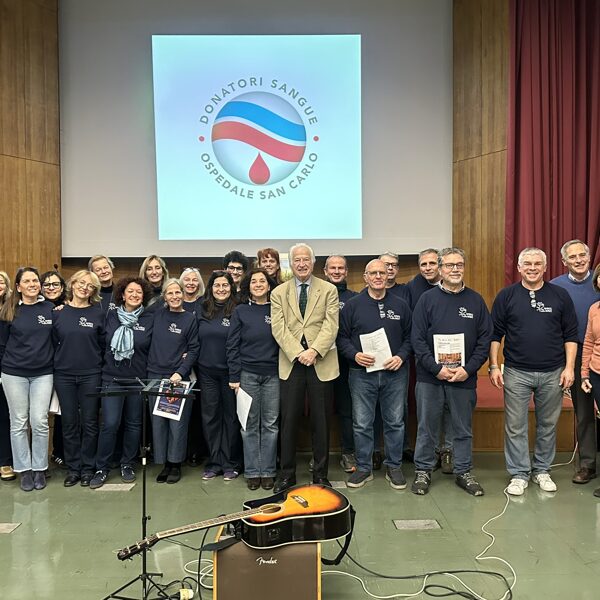 IL CORO AMICI DELLA NAVE INSIEME AL PRESIDENTE DI DOSCA, Eduardo Szego