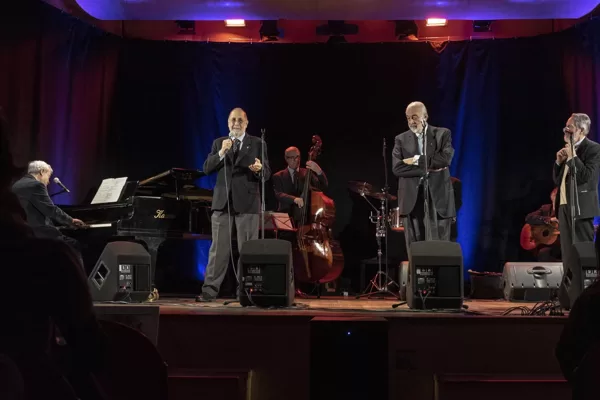 Il complesso Mnogaja Leta Quartet Mnogaja Quartet