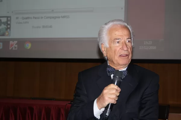 Il Presidente Eduardo Szego introduce la festa di Natale 2016