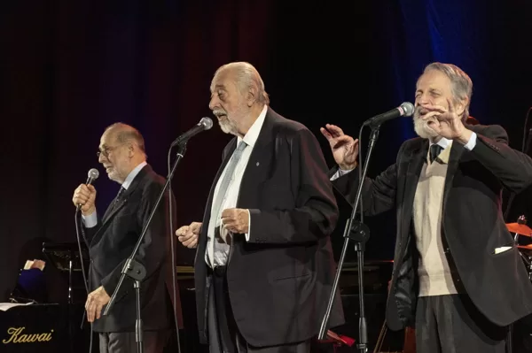 Il trio con i bassi Alberto Vigevani e Mauro Mauri e il tenore Nino Giagnoni