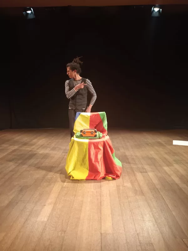 Dopo il concerto, inizia lo spettacolo di magia del mago Lucius