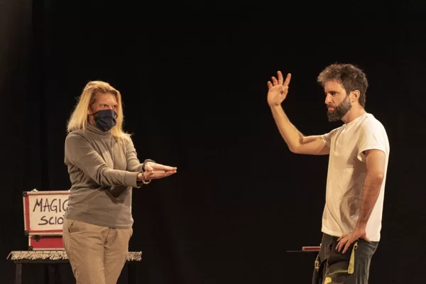Esibizione del mago