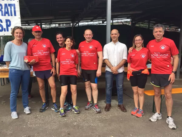 Vighignulada 2018 - Il Sindaco di Settimo Milanese premia il Gruppo DOSCA 