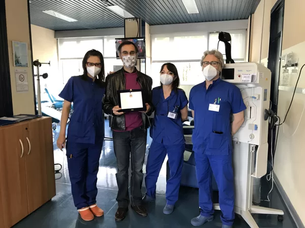 VIRGINIO FULVIO ZADRO insieme agli infermieri del SIMT Ospedale San Carlo