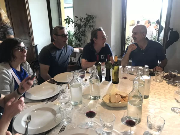 A tavola insieme